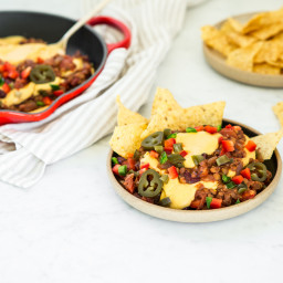 https://ohsheglows.com/gs_images/2022/10/chili_cheese_nachos_new-6110-256x256.jpg