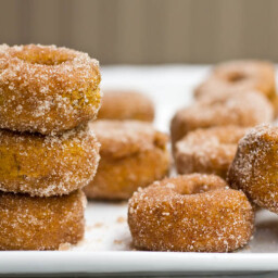 https://ohsheglows.com/gs_images/2023/08/Cinnamon_Sugar_Pumpkin_Spiced_Doughnuts_IMG_0619_2-256x256.jpg