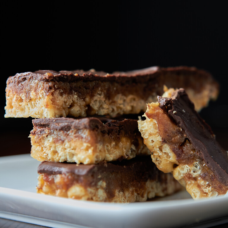 Are Snickers Gluten-Free? (FIND OUT FOR 2024!) - Meaningful Eats