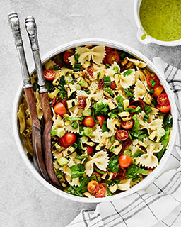 https://ohsheglows.com/gs_images/cookbooks/3/summery-chimichurri-chickpea-pasta-salad-05214_256x320.jpg