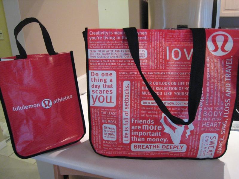 lululemon lunch tote