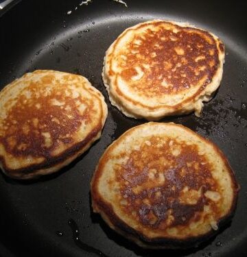 Whole Grain Oatmeal Pancakes