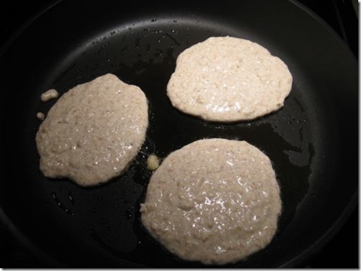 wholegrain_pancake_in_the_pan