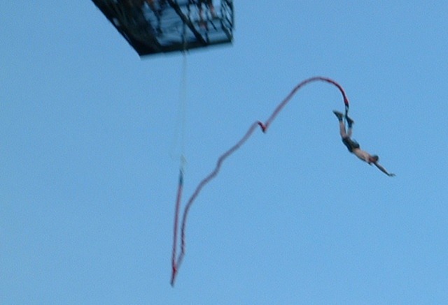 Eric_bungee_jumping