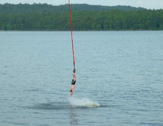 Eric_bungee_jumping2