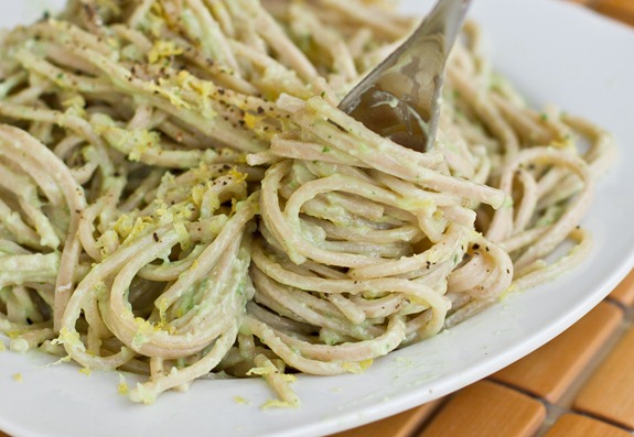 15 Minute Creamy Avocado Pasta