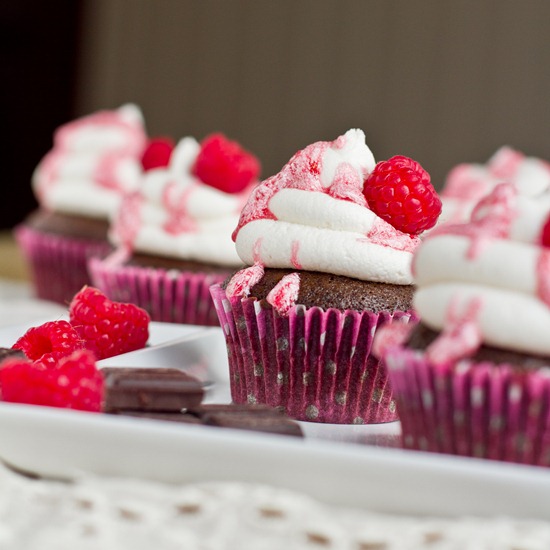 Sara's Cooking Class: Raspberry Chocolate Cupcakes