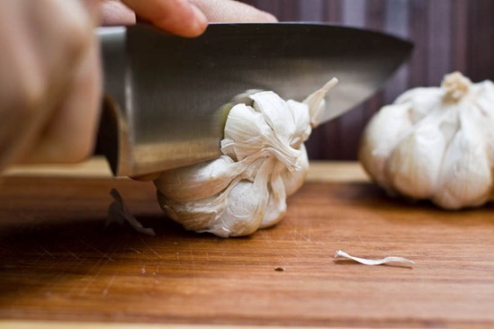 How To Cut Garlic Crosswise 