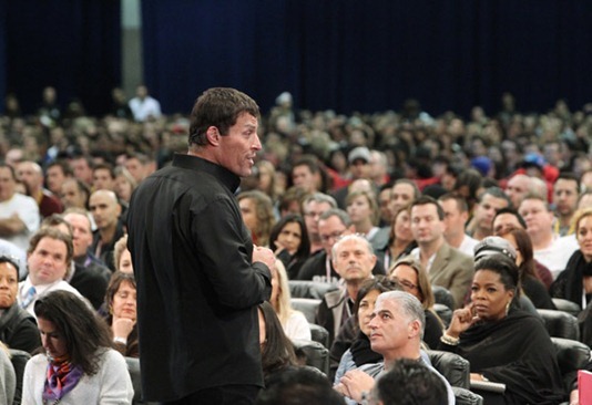 20120219-onc-tony-robbins-11-600x411