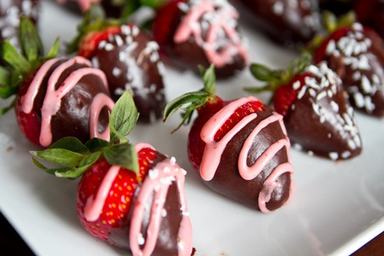 Easy Chocolate Covered Strawberries - Tastes Better From Scratch