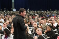 Lessons from Oprah’s Lifeclass in Toronto: Part 2 20120219-onc-tony-robbins-11-600x411