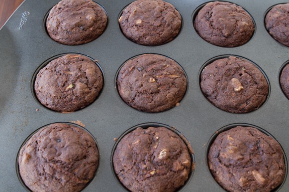 oil free vegan choclate zucchini muffins-3031