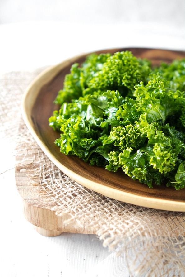 https://ohsheglows.com/wp-content/uploads/2012/11/kale-salad-7931_thumb.jpg