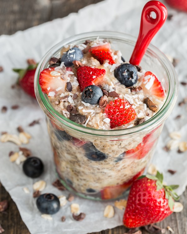 Vegan Strawberry Overnight Oats