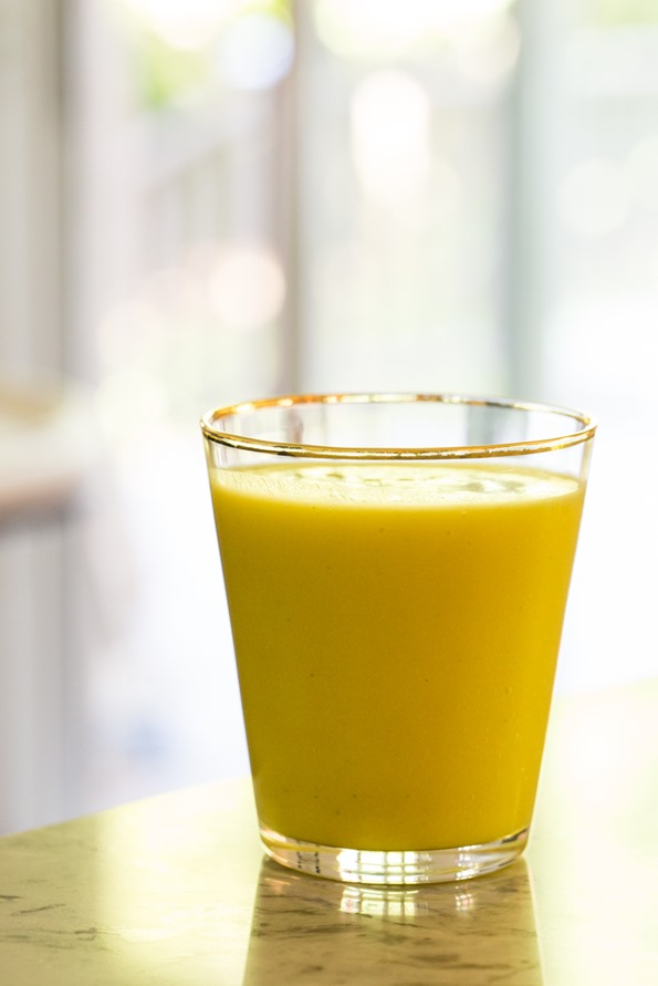 https://ohsheglows.com/wp-content/uploads/2015/08/mysticalmangosmoothie-0260.jpg