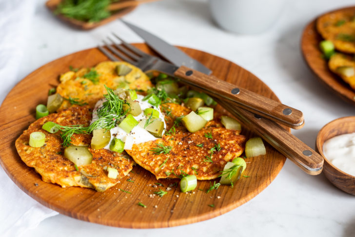 Crunchy Dill Chickpea Pancakes with Lemon-Garlic Aioli | Cook & Hook